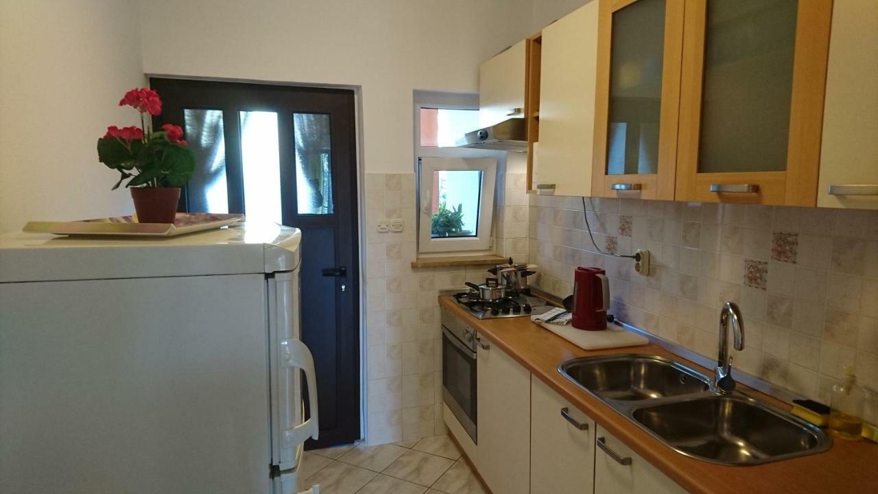Apartment Ela *
